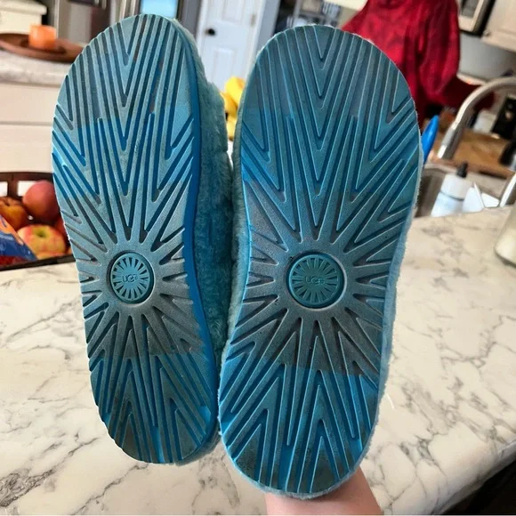 UGG FLUFF YOU Men’s Slipper Sandals 9 Blue Sheepskin Fur - Picture 13 of 14